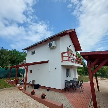 Laurus Vendeghaz Case de vacanță *