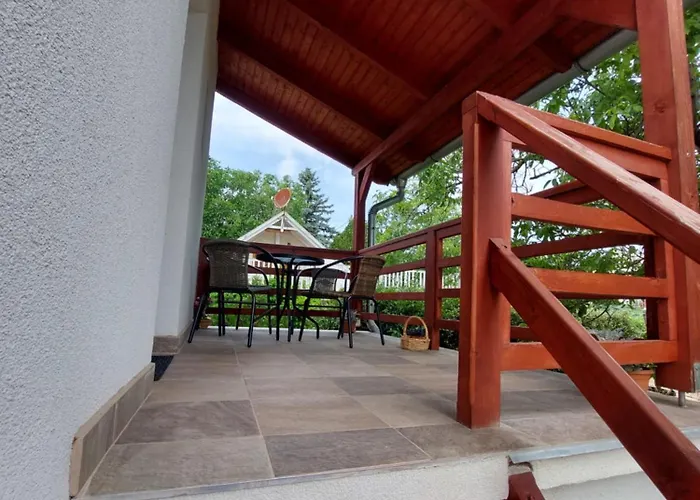 Laurus Vendeghaz * Lovas