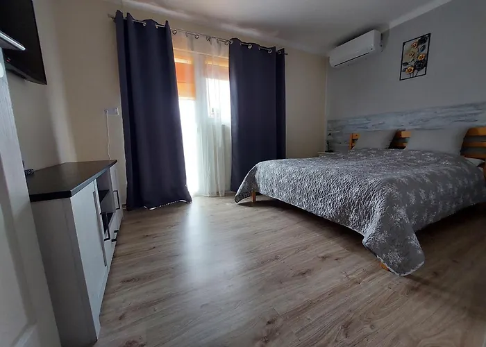 Laurus Vendeghaz Case de vacanță Lovas